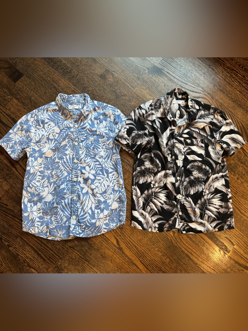 abercrombie kids Blue & Black Hawaiian Print Short Sleeve Shirts (2)